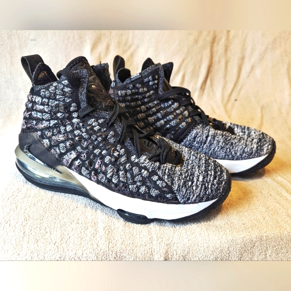 Nike LeBron 17 Zoom Air